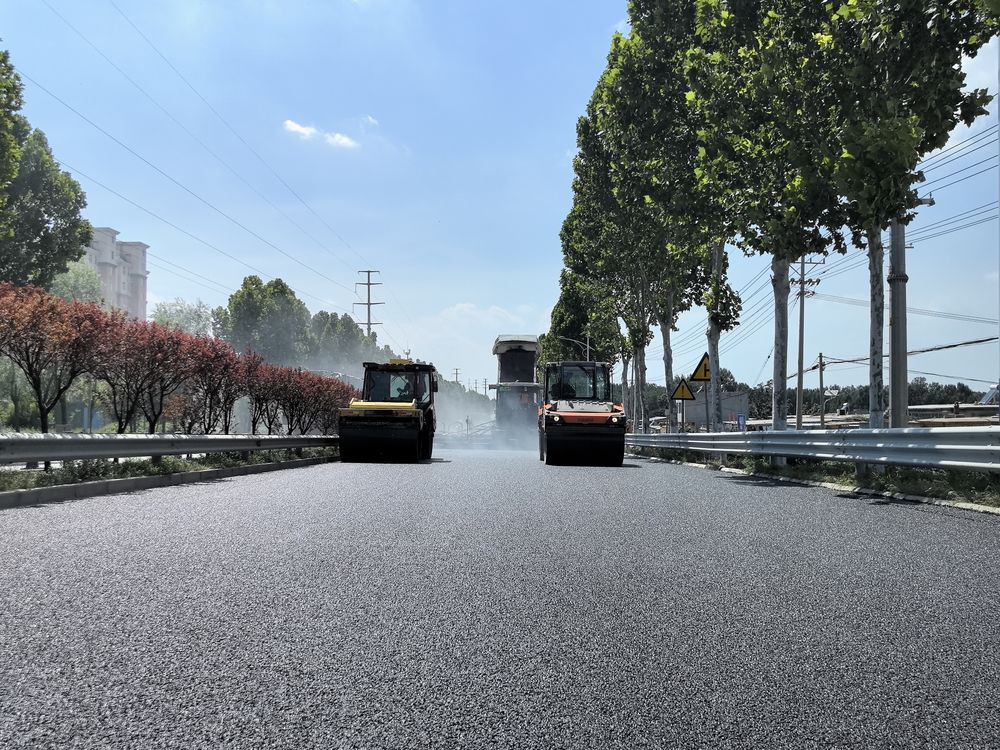 山東高速新材料集團(tuán)環(huán)保穩(wěn)定型橡膠瀝青成功應(yīng)用于國省道修復(fù)養(yǎng)護(hù)工程