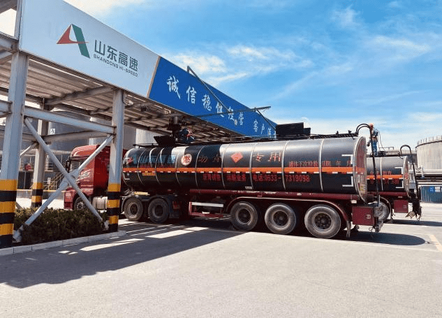 “雙節(jié)”我在崗，瀝青保供不停歇